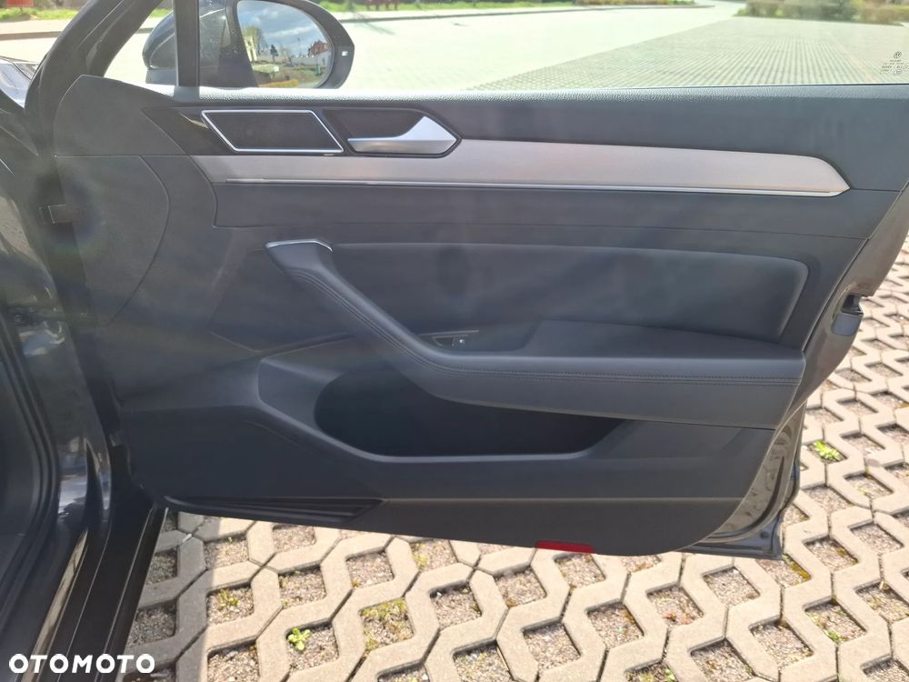 Volkswagen Passat 2.0 TDI BMT Highline DSG7 - 27