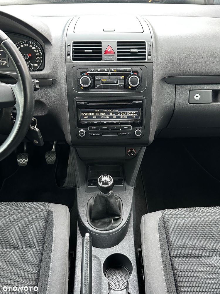 Volkswagen Touran - 15