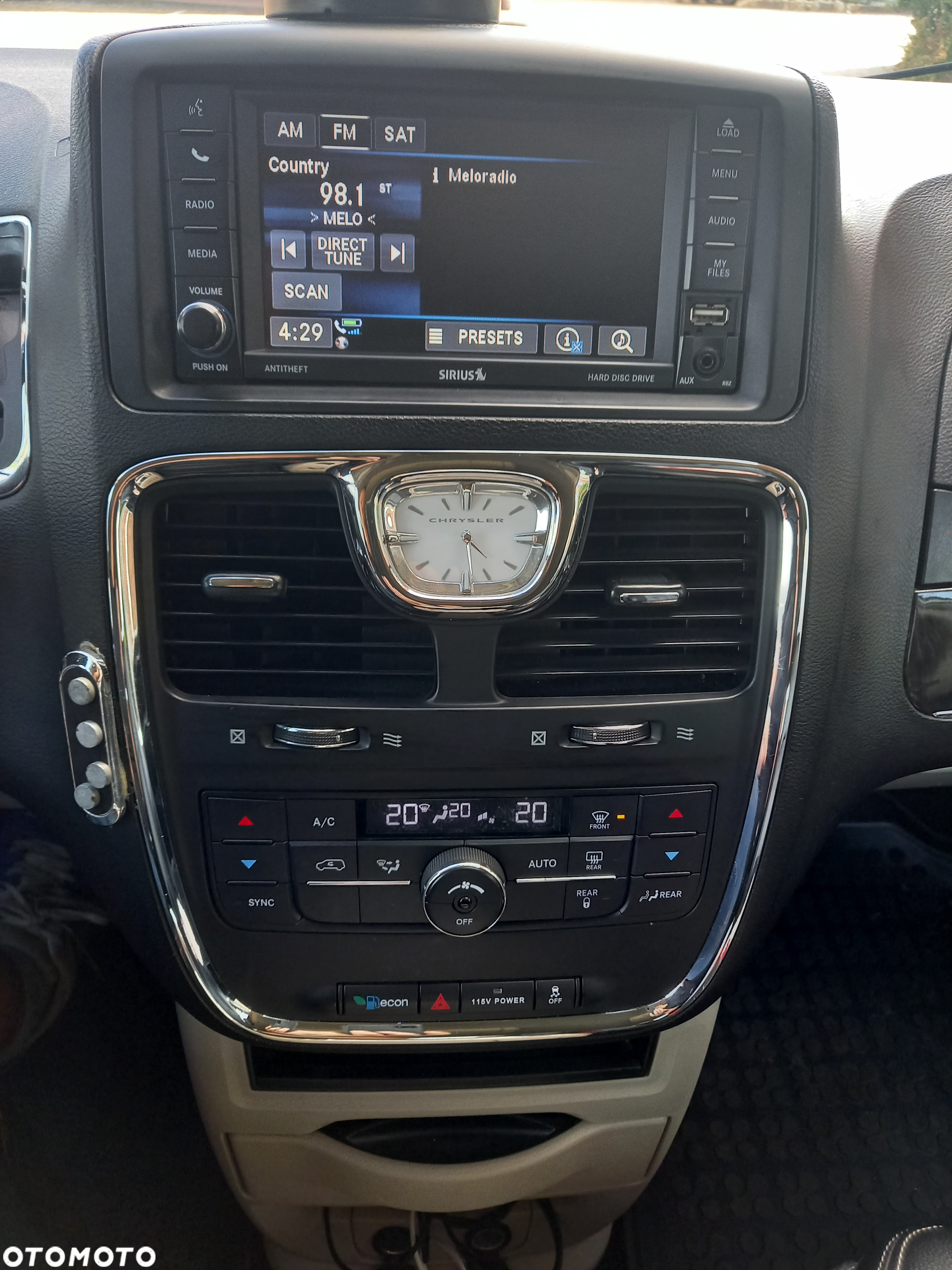 Chrysler Town & Country 3.6 Touring - 14