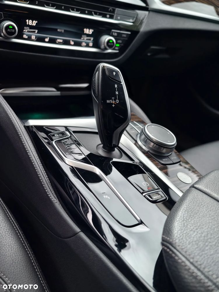 BMW Seria 5 540d xDrive Luxury Line - 34