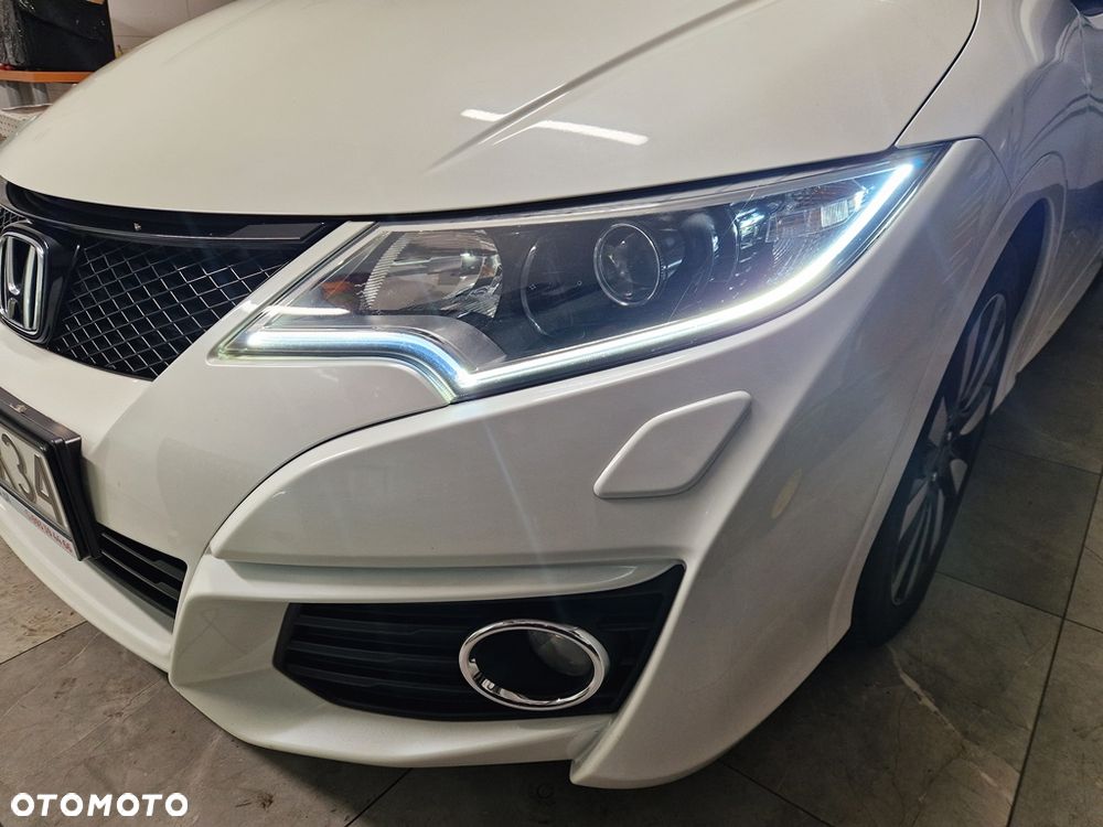 Honda Civic 1.8 i-VTEC Executive Black Edition - 14