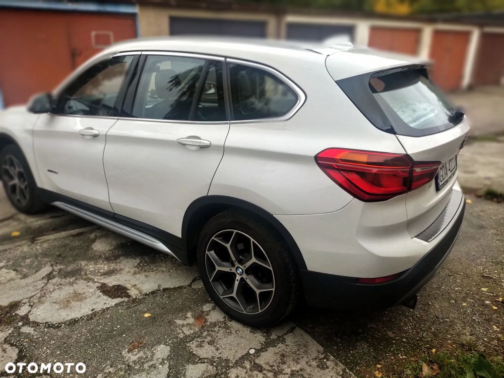 BMW X1 xDrive18d Business Edition - 4