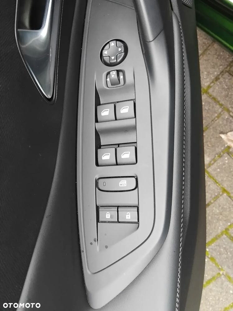 Peugeot 308 1.2 PureTech Allure S&S - 20