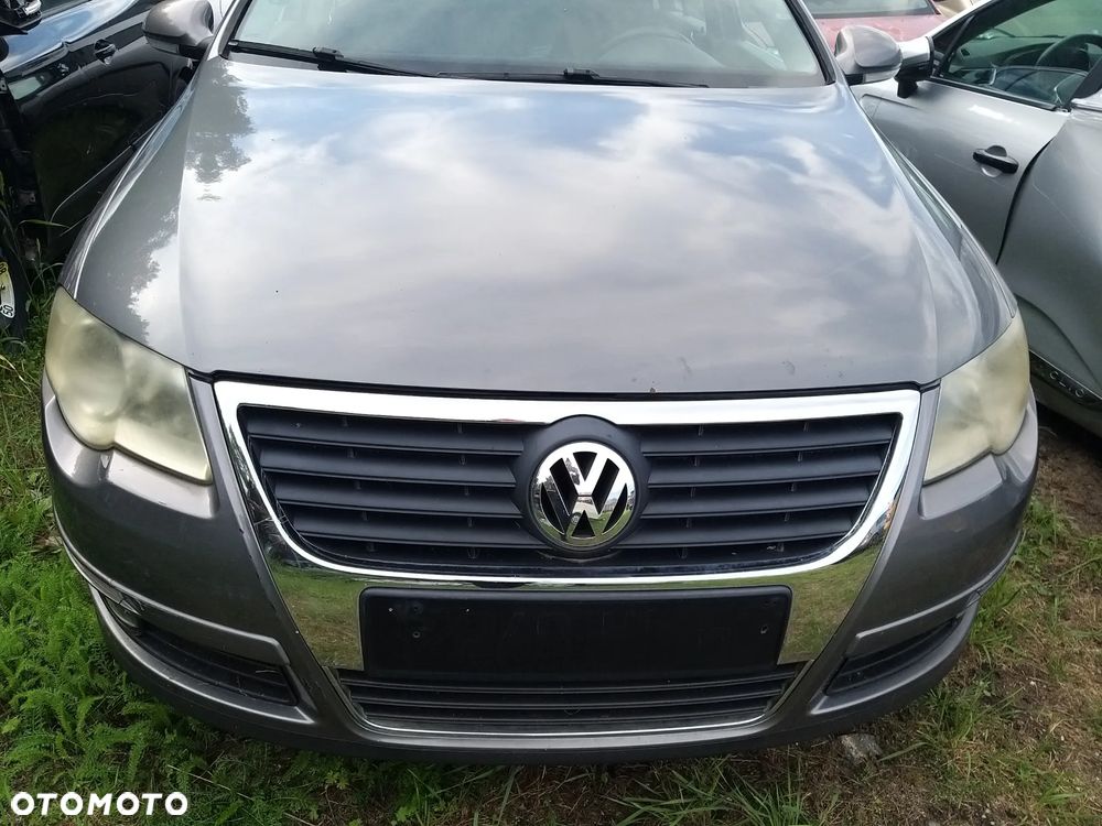 Volkswagen Passat B6 2,0 tdi zderzak przód kpl , kolor lakieru LA7T