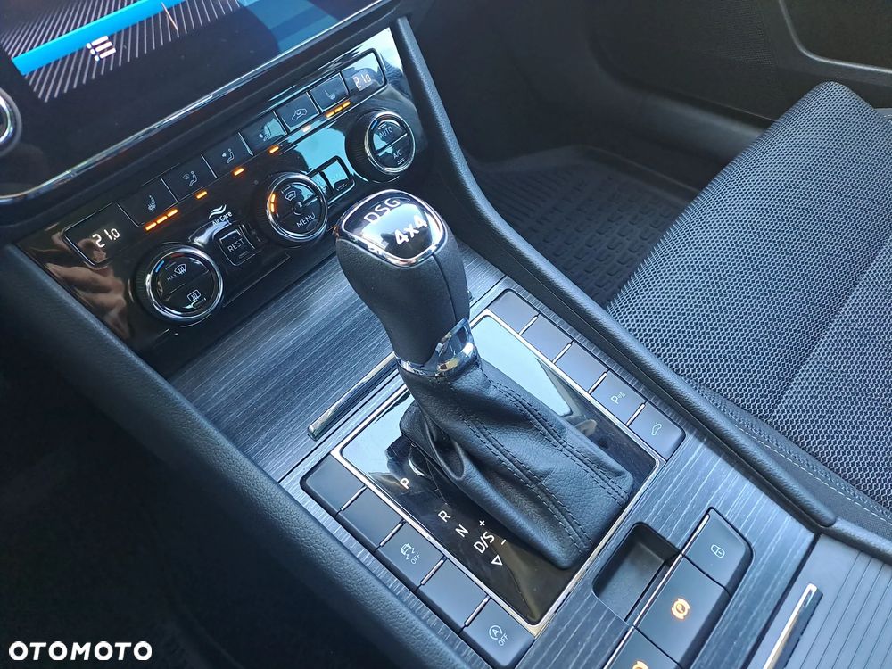 Skoda Superb 2.0 TDI SCR 4x4 Style DSG - 19