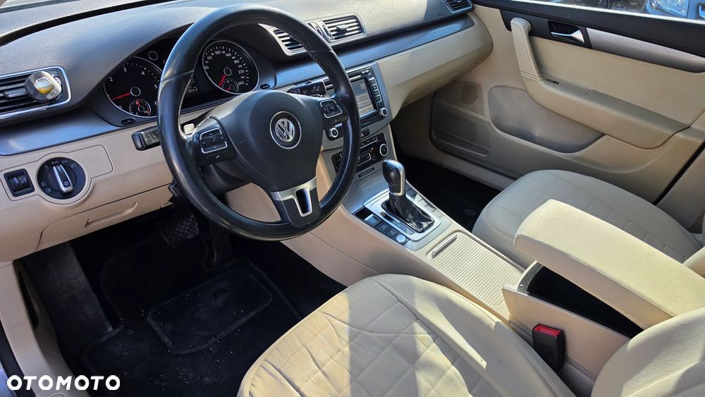 Volkswagen Passat 2.0 TDI Highline DSG - 13