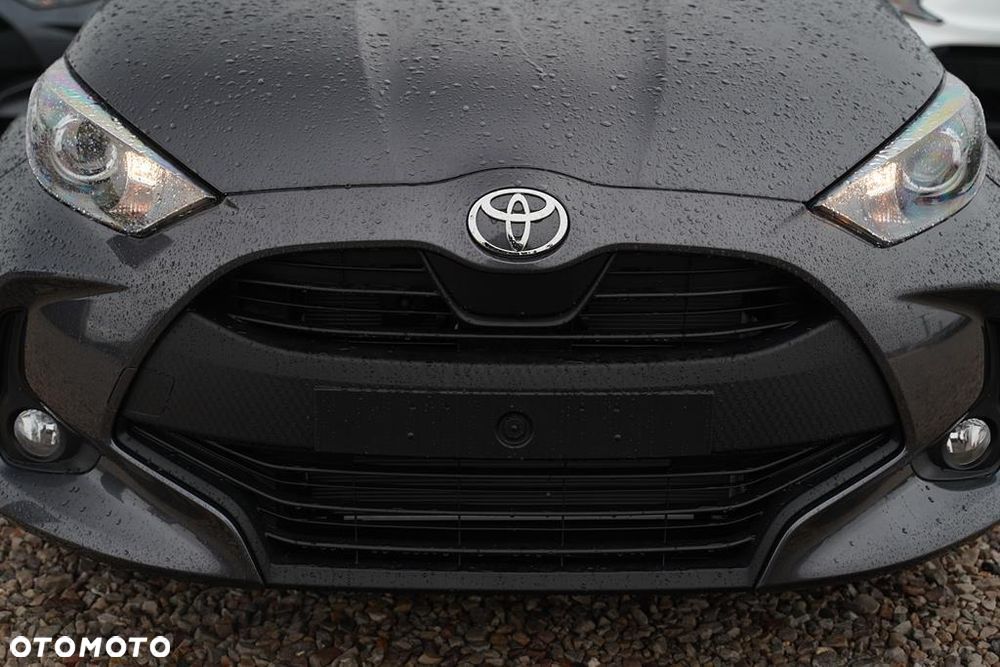 Toyota Yaris - 10