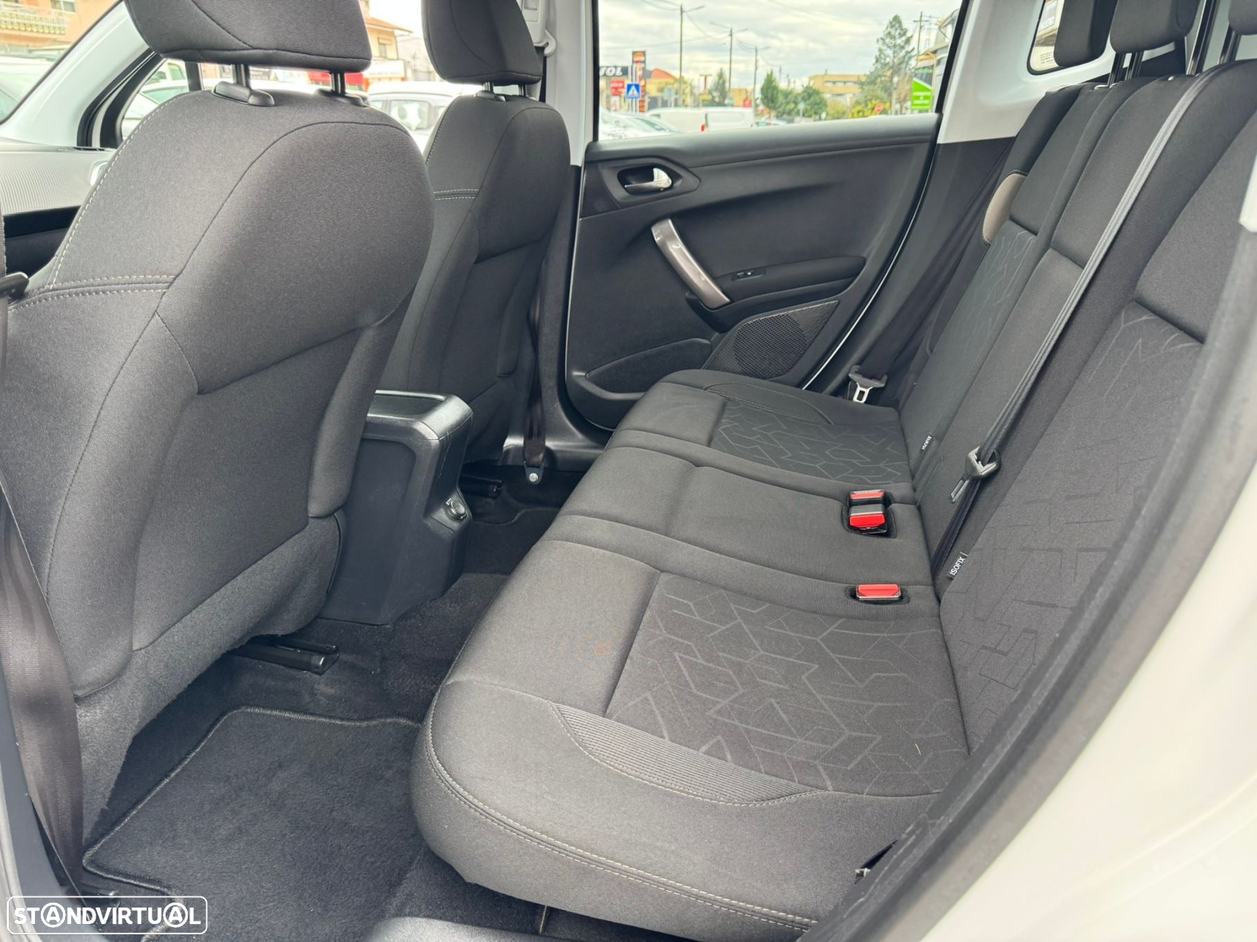 Peugeot 2008 1.2 PureTech Style - 10