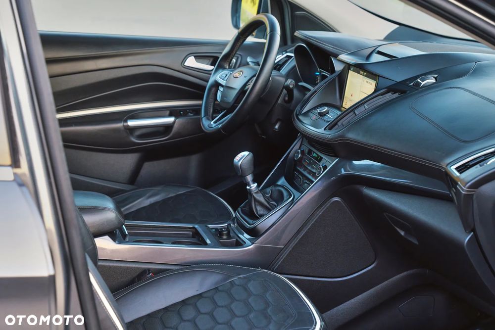 Ford Kuga 2.0 TDCi 2x4 Vignale - 35