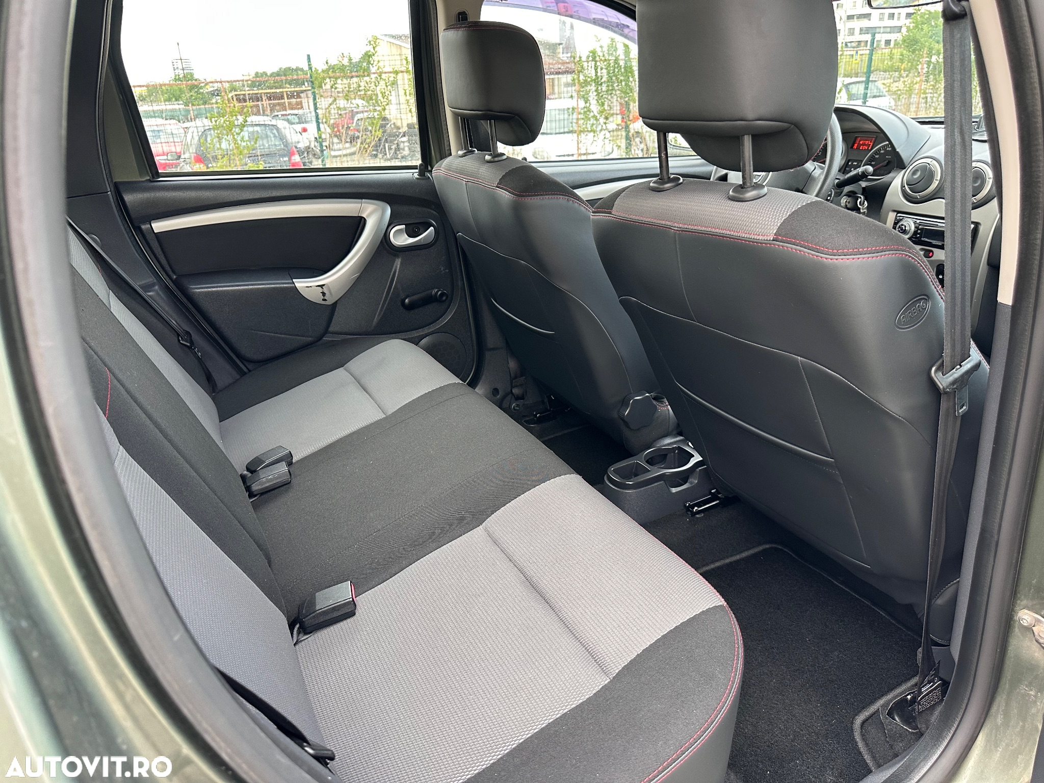 Dacia Duster 1.5 dCi 4x4 Prestige - 13