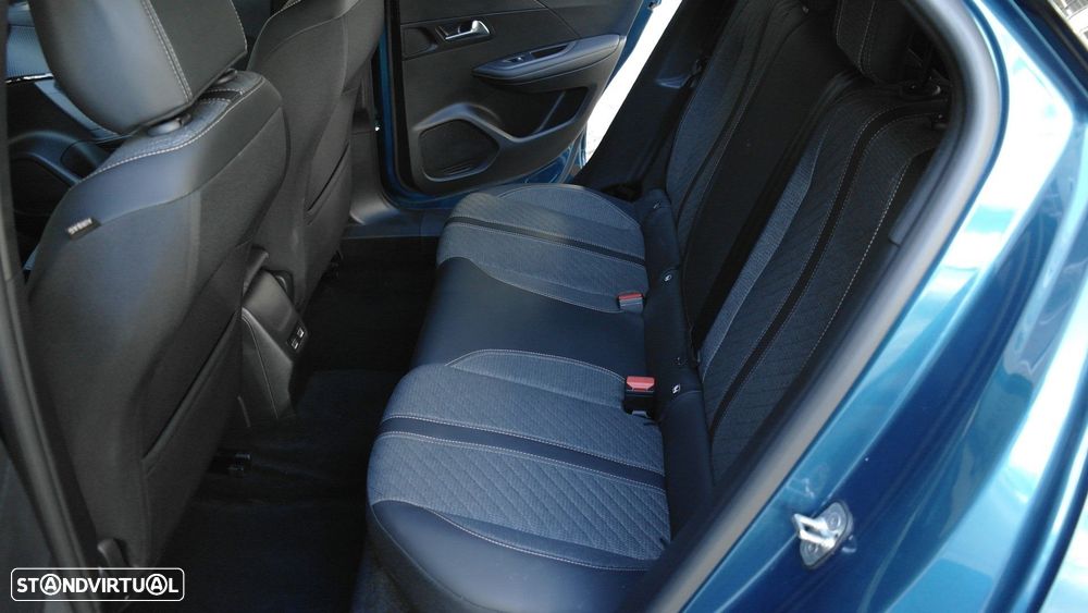 Peugeot e-2008 54 kWh Allure - 16