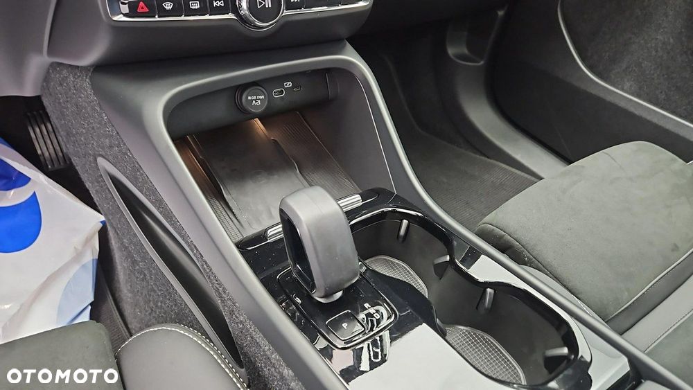 Volvo XC 40 82kWh P8 Recharge AWD Ultimate - 18