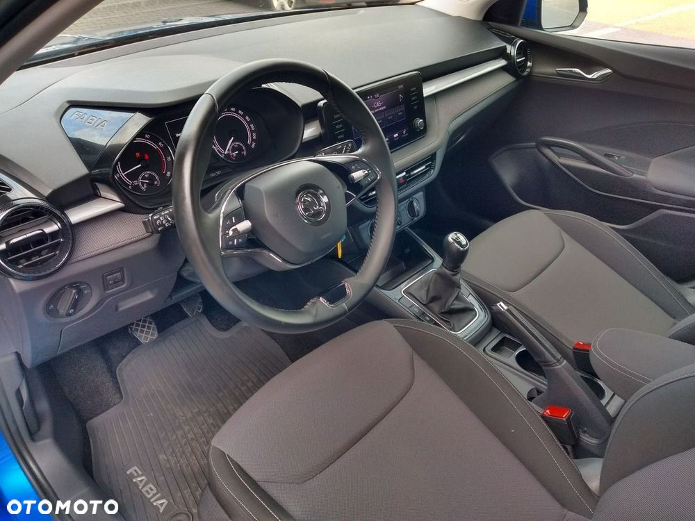 Skoda Fabia - 10
