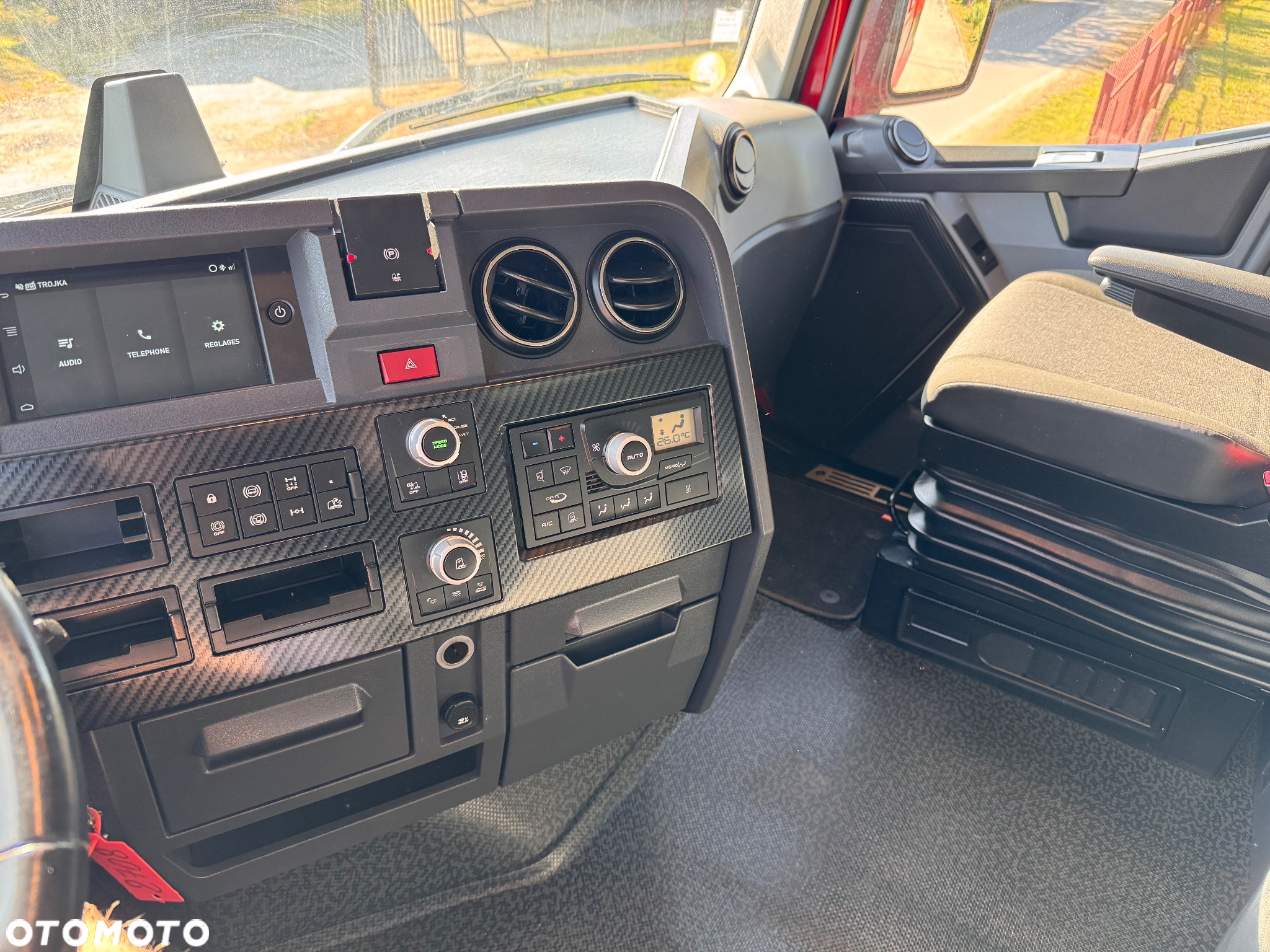 Renault T520 high cab - 17