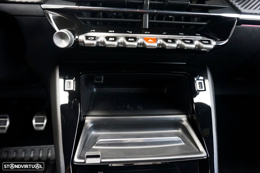 Peugeot 208 1.2 PureTech GT Line - 30