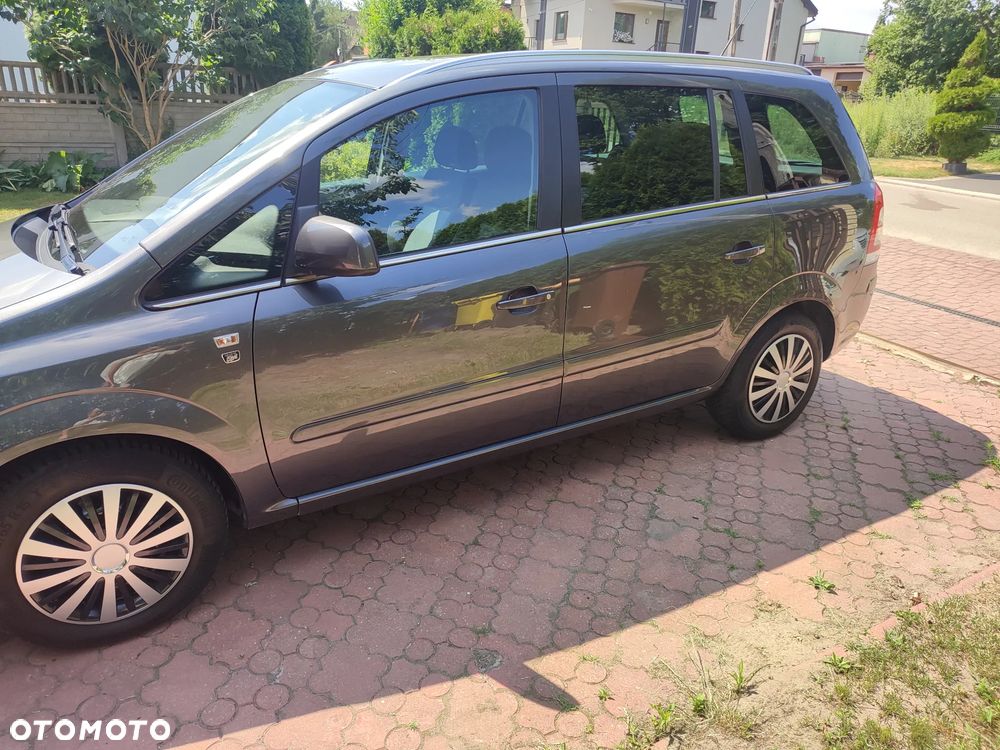 Opel Zafira - 16