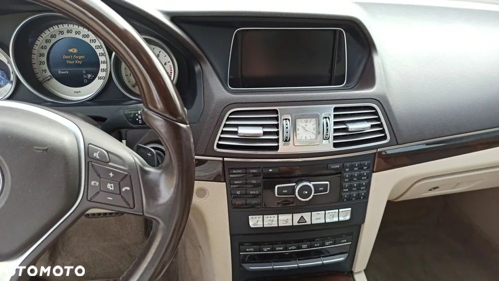 Mercedes-Benz Klasa E 350 Cabrio 7G-TRONIC - 17