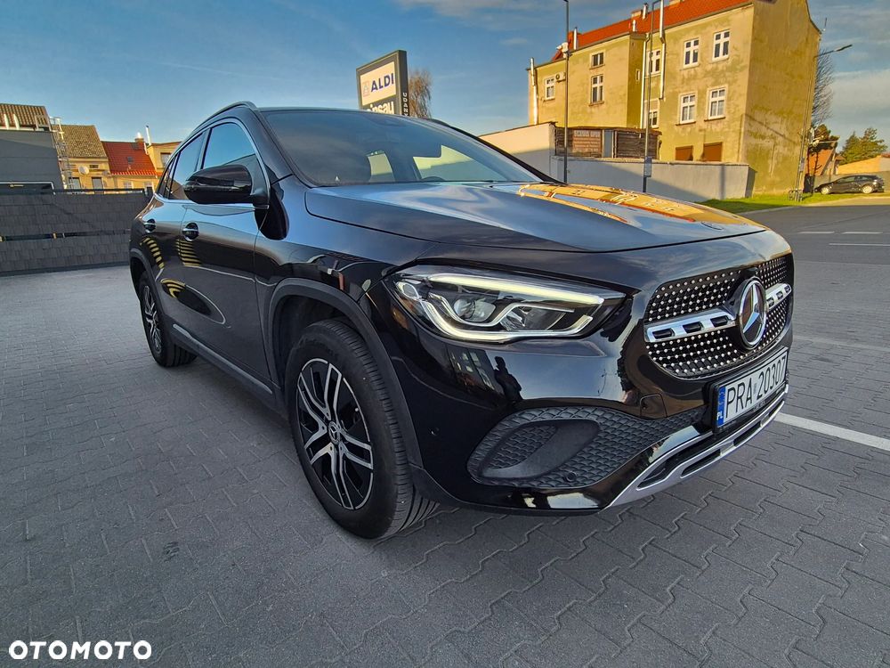 Mercedes-Benz GLA 250 e 8G-DCT Progressive - 4
