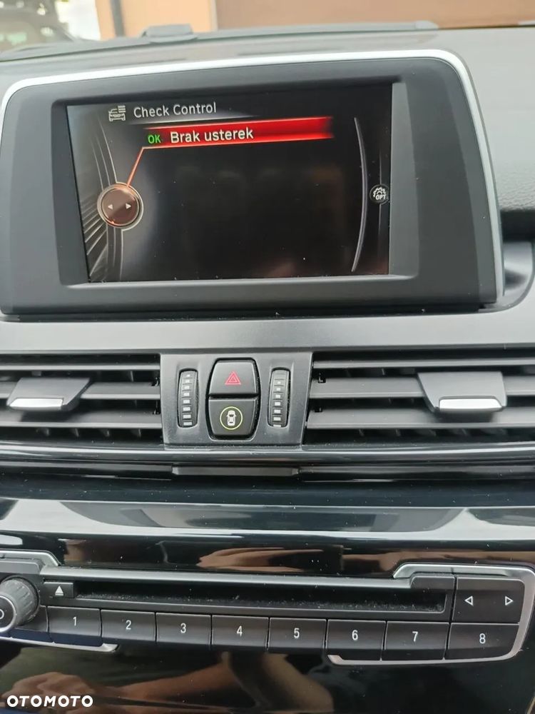 BMW Seria 2 218d - 12