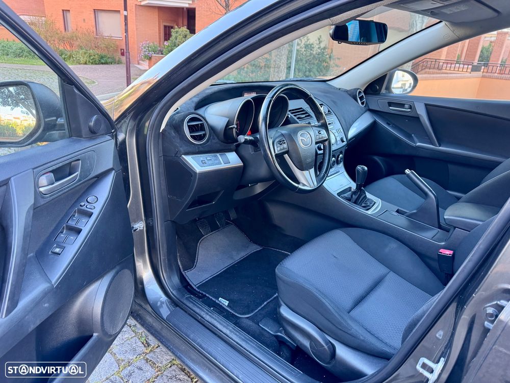 Mazda 3 Hatchback MZ-CD 1.6 Exclusive Plus Cin./Beje - 8