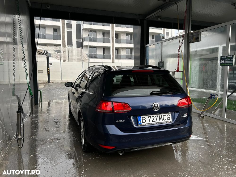 Volkswagen Golf 1.6 TDI DPF BlueMotion Technology Comfortline - 16