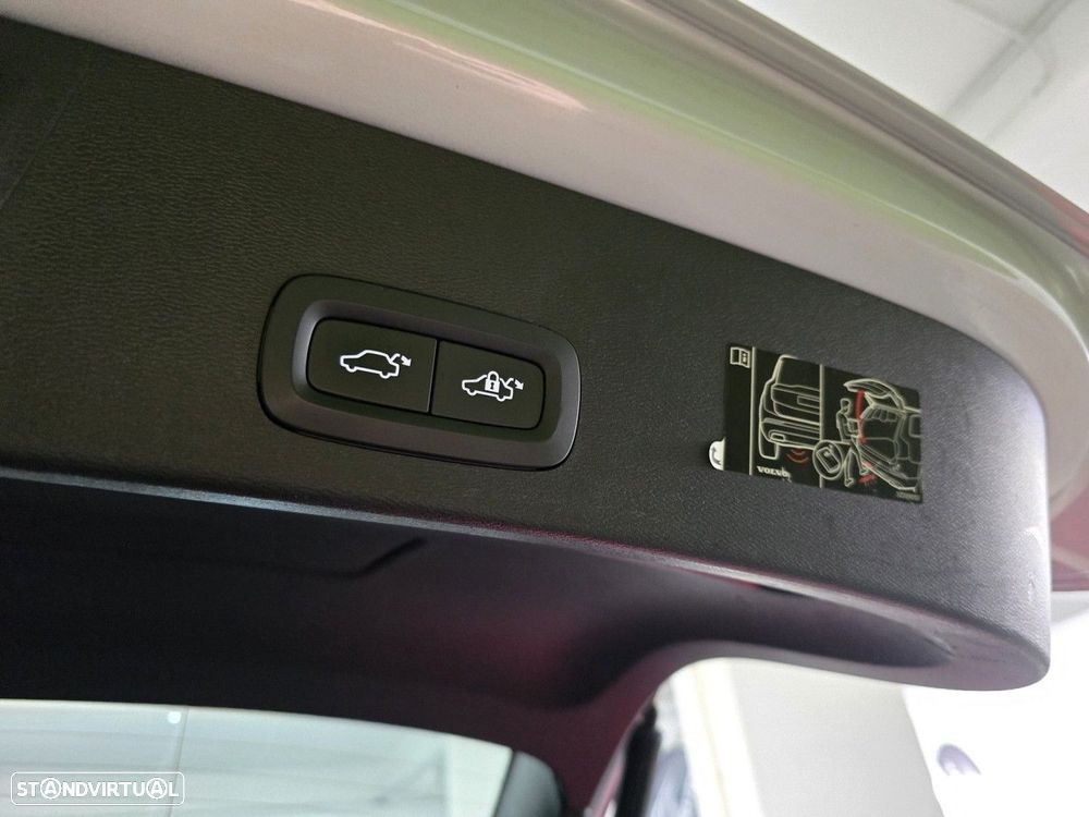 Volvo XC 40 P8 AWD Recharge RDesign - 29