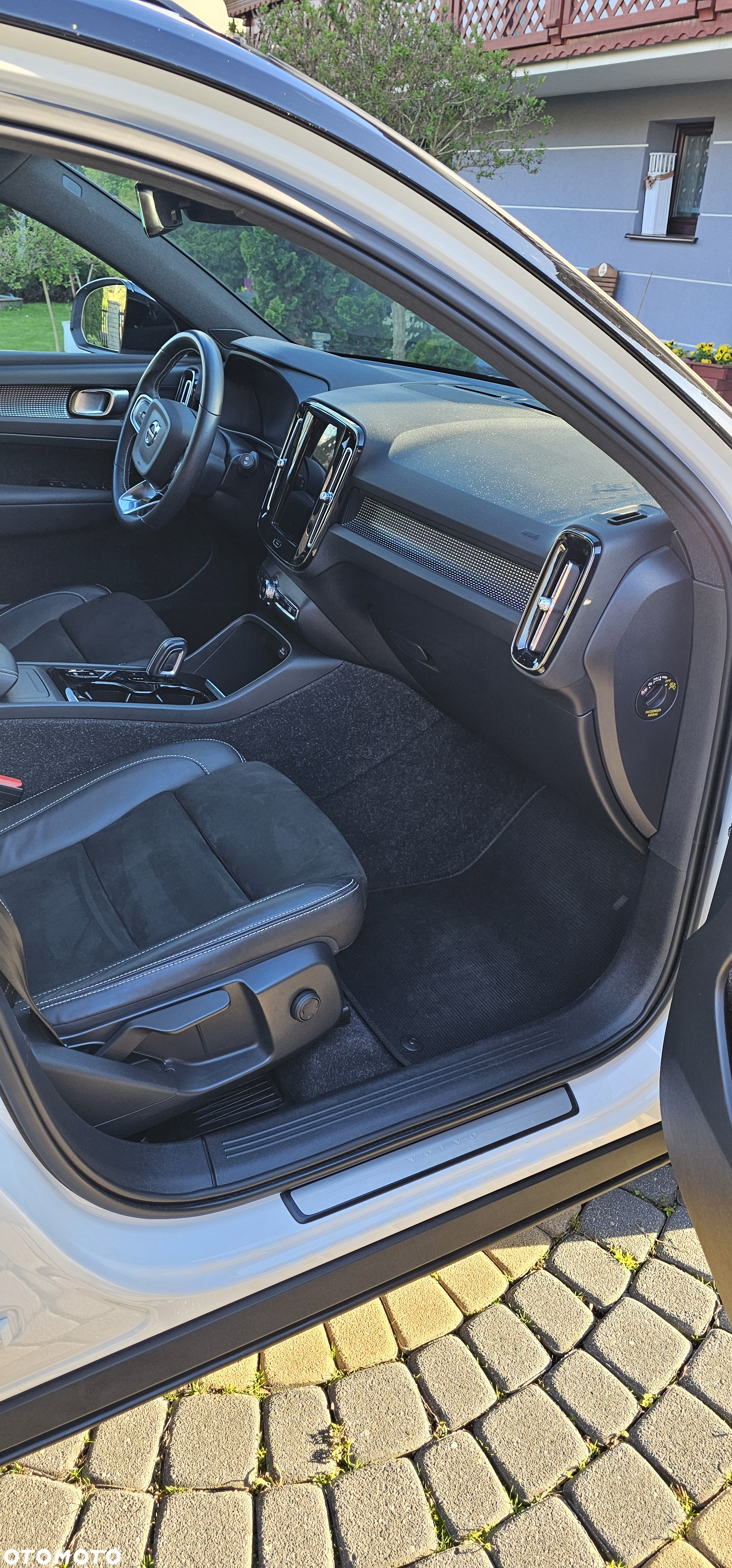 Volvo XC 40 T3 R-Design - 12
