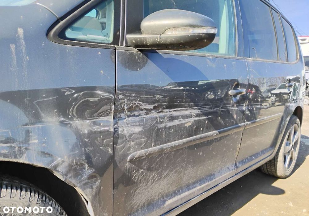 Volkswagen Touran - 27