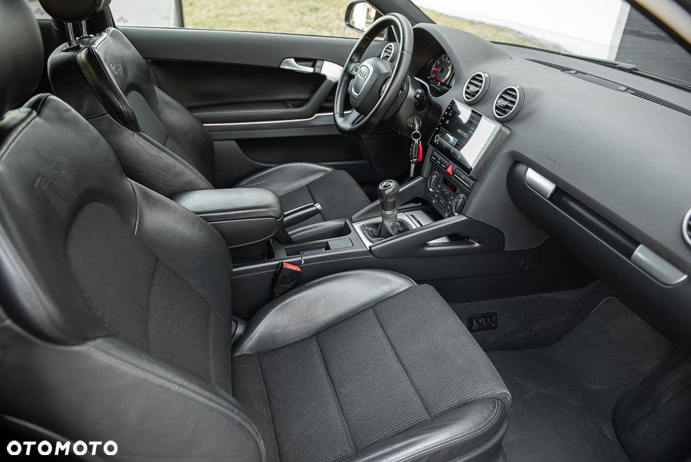 Audi A3 3-drzwiowe 1.6 S Line Sportpaket plus - 24