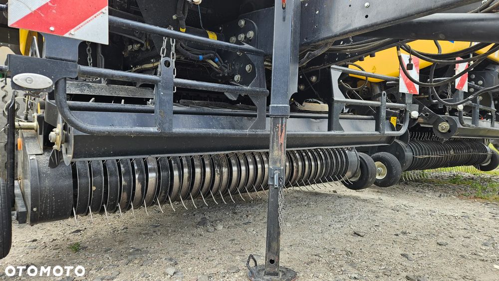 New Holland Roll-Belt 180 2021r - 7