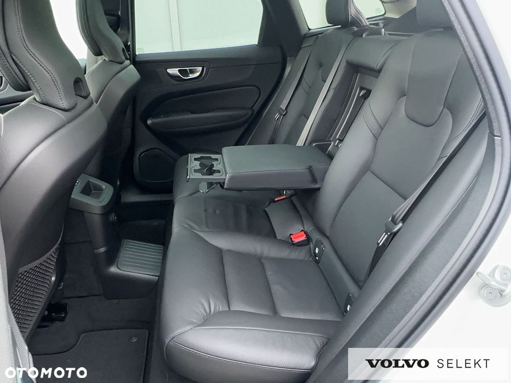 Volvo XC 60 T6 Plug-In Hybrid AWD Plus Dark - 20