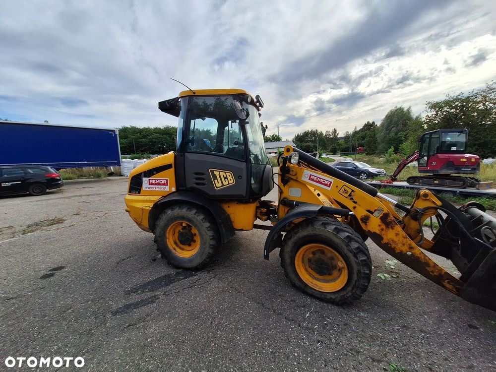 JCB 409 - 4