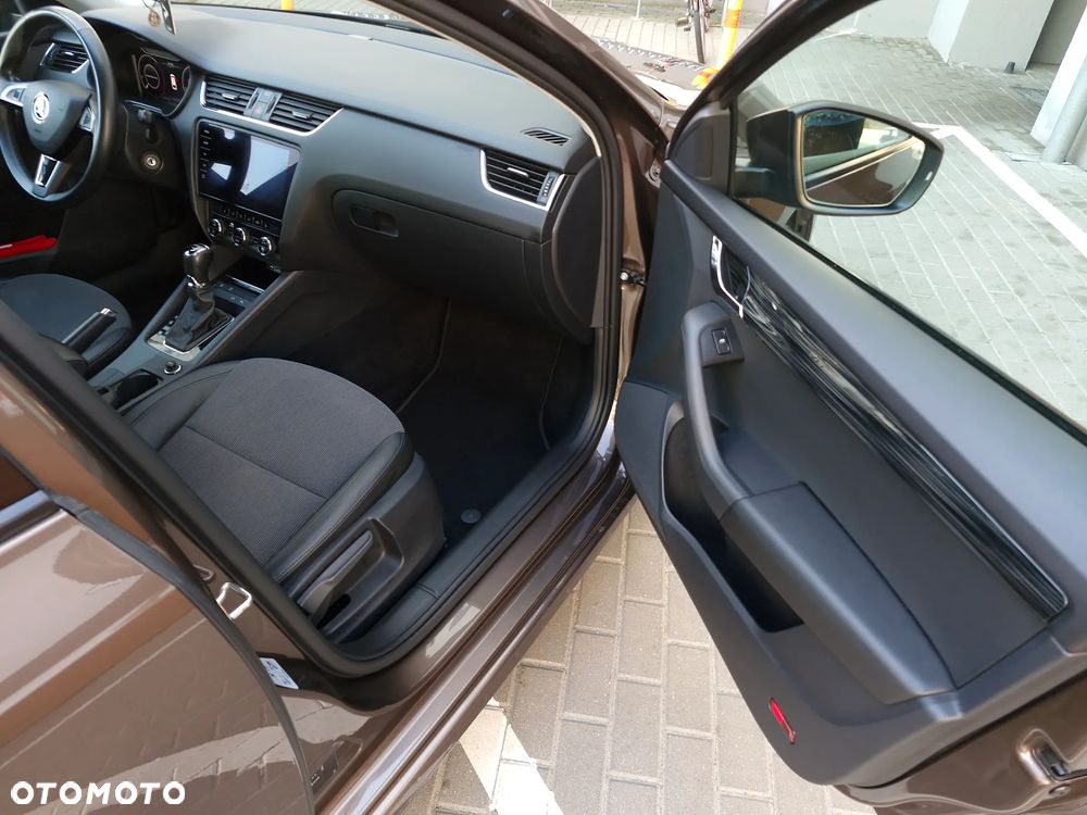 Skoda Octavia 2.0 TDI SCR Clever DSG - 27