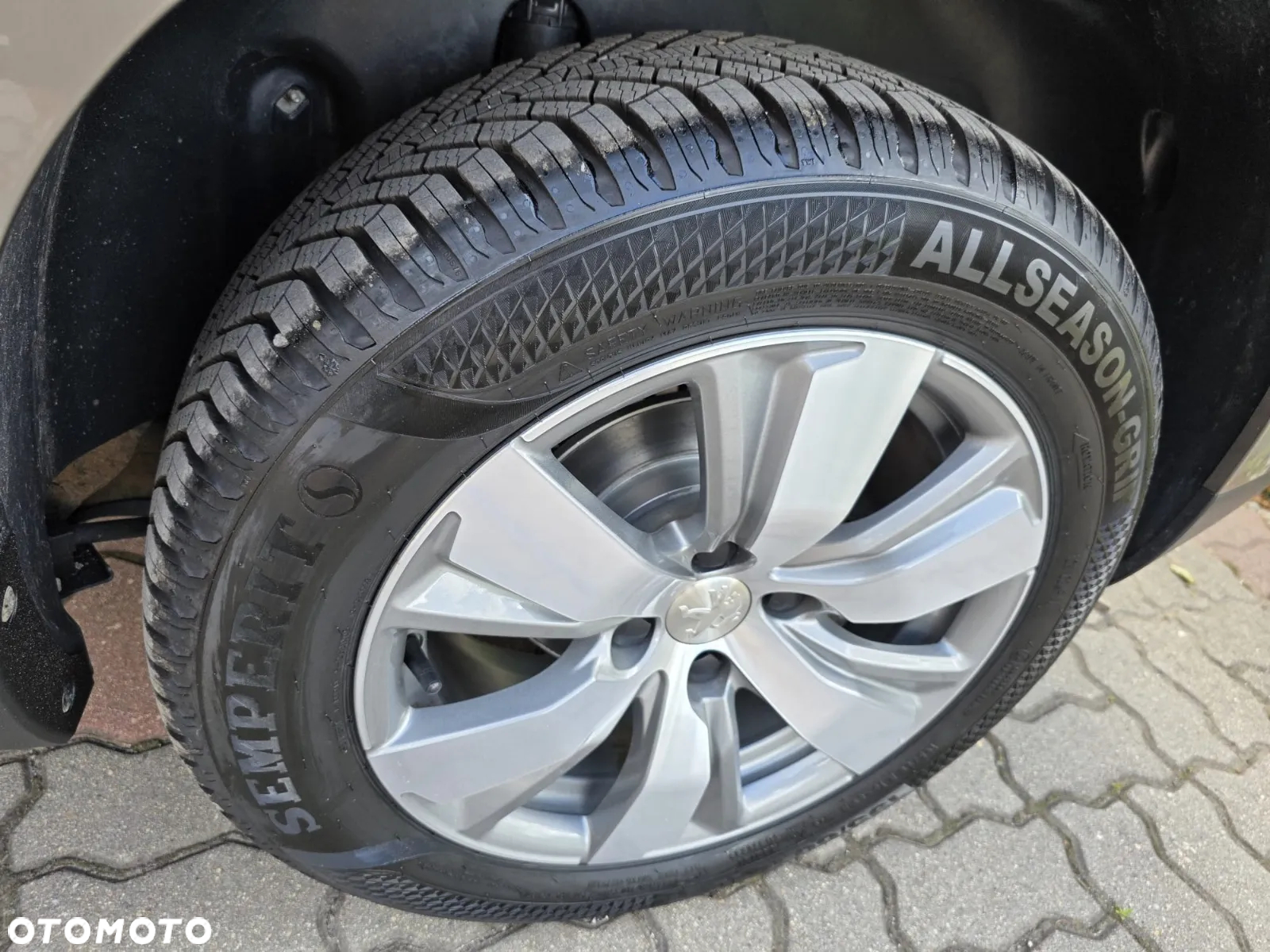 Peugeot 2008 PureTech 110 Stop&Start EAT6 Allure - 19