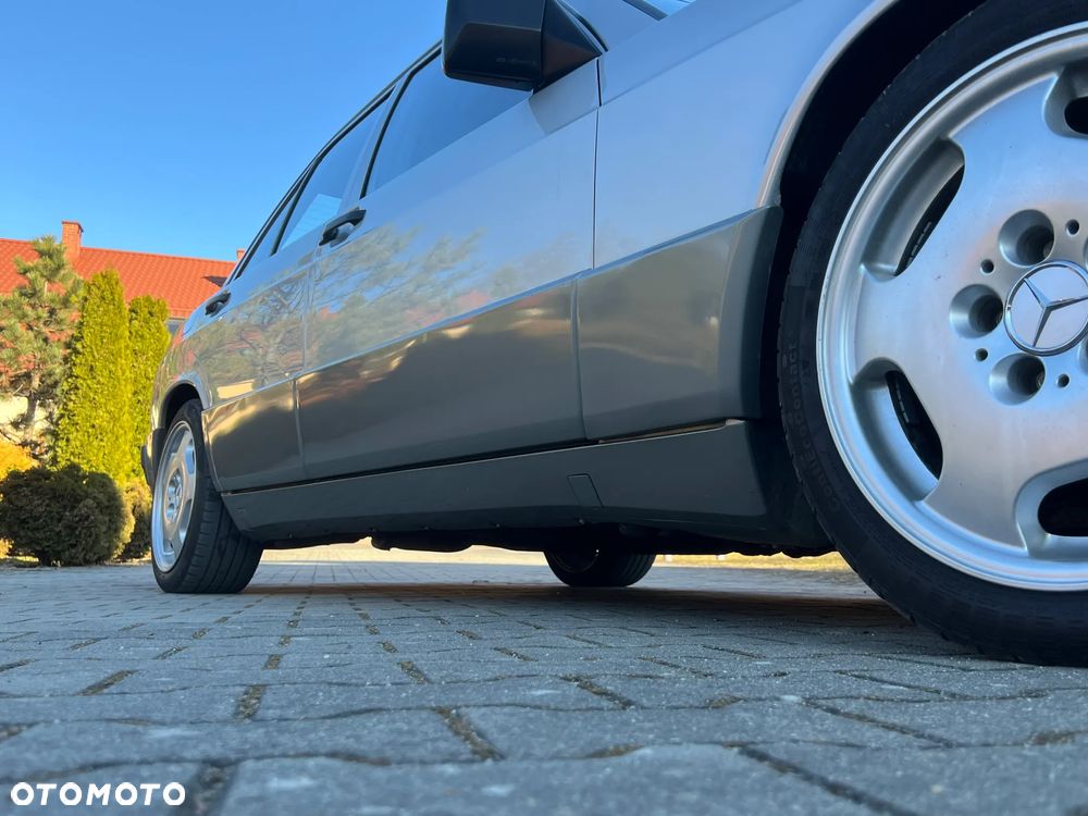 Mercedes-Benz W201 (190) - 19