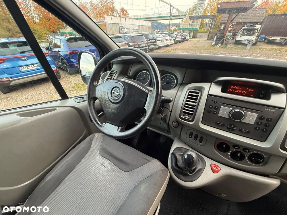 Opel Vivaro - 10