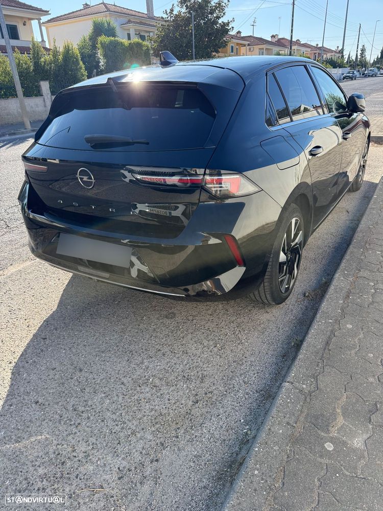 Opel Astra 1.2 T Elegance - 4