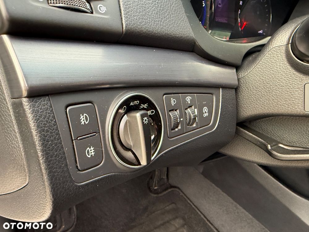 Hyundai i40 Kombi 1.7 CRDi DCT Premium - 32