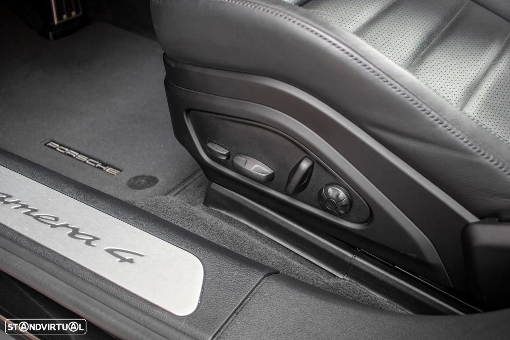 Porsche Panamera 4 E-Hybrid - 11