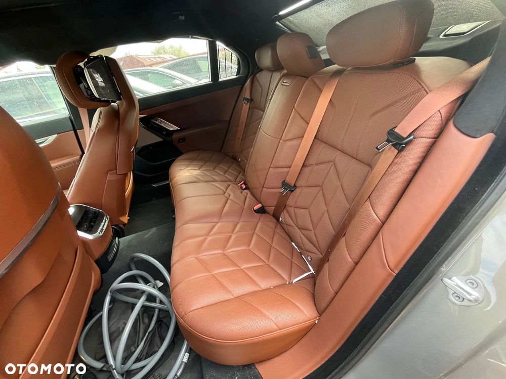 BMW Seria 7 750e xDrive - 8