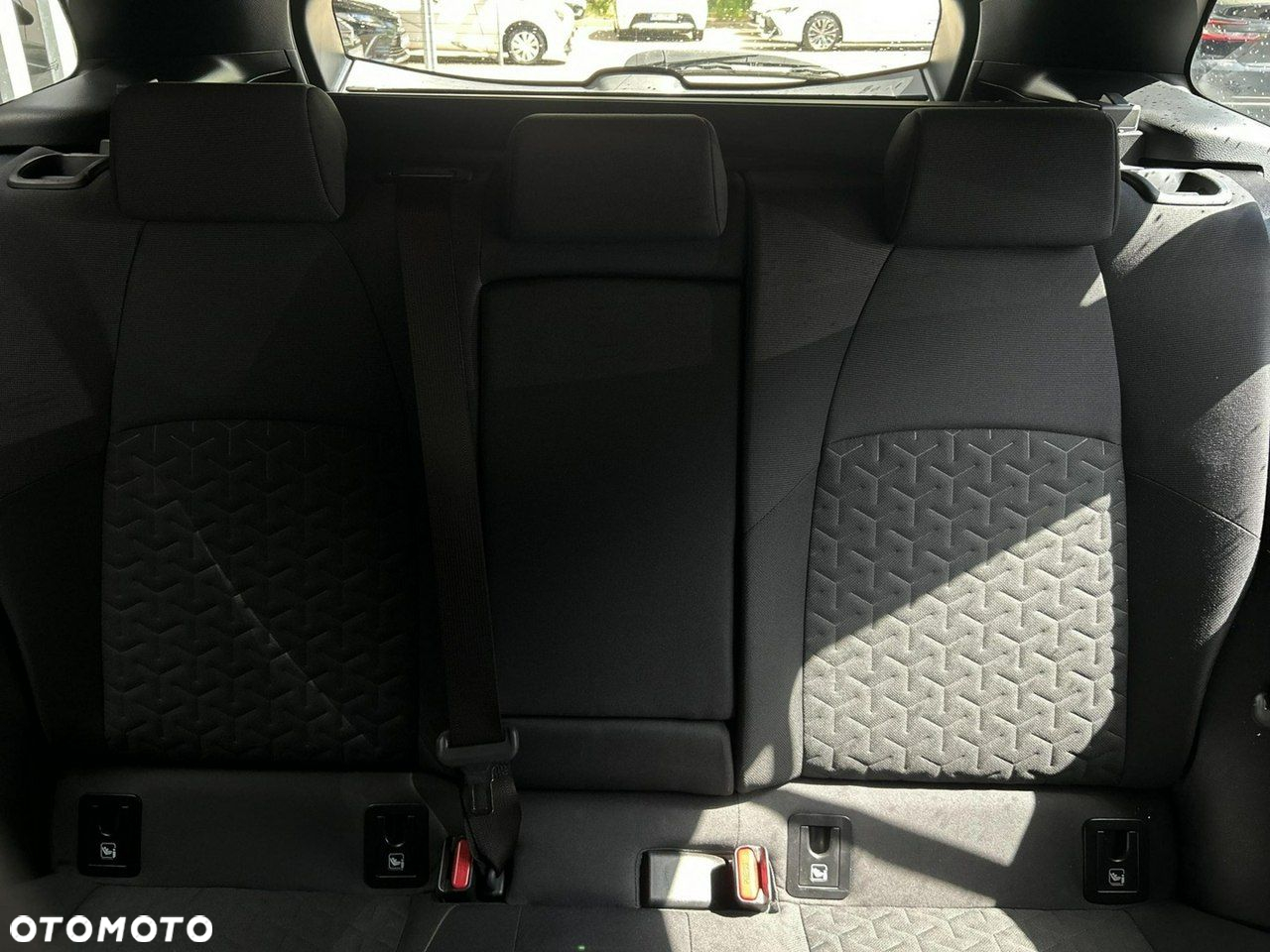 Toyota Corolla 1.8 Hybrid Comfort - 31