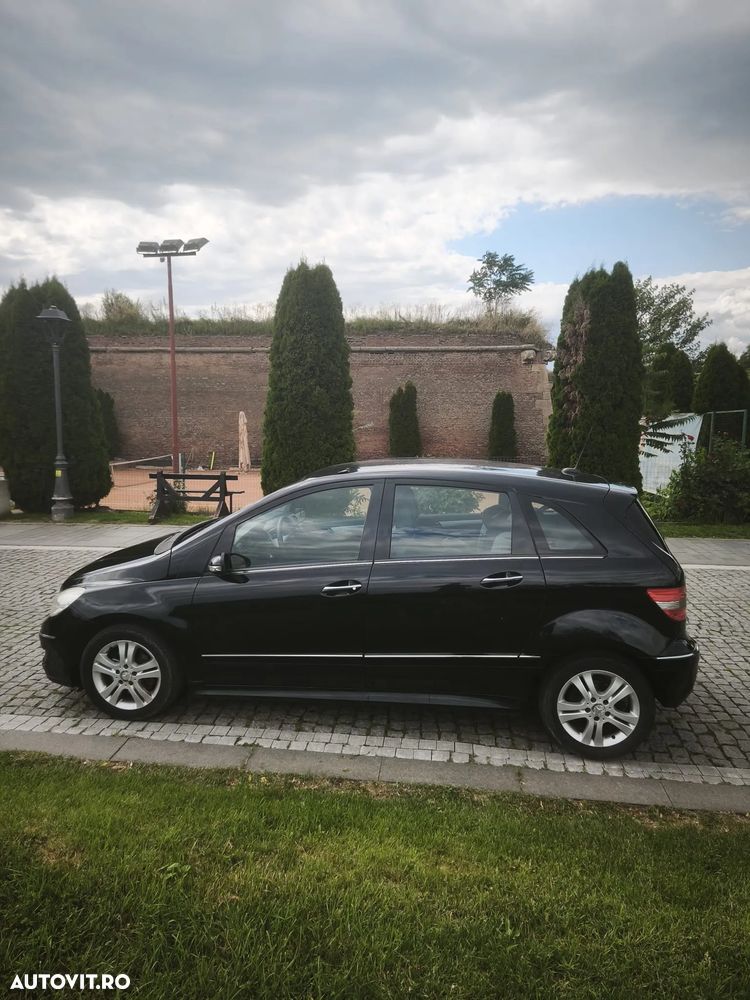 Mercedes-Benz B 180 CDI - 16