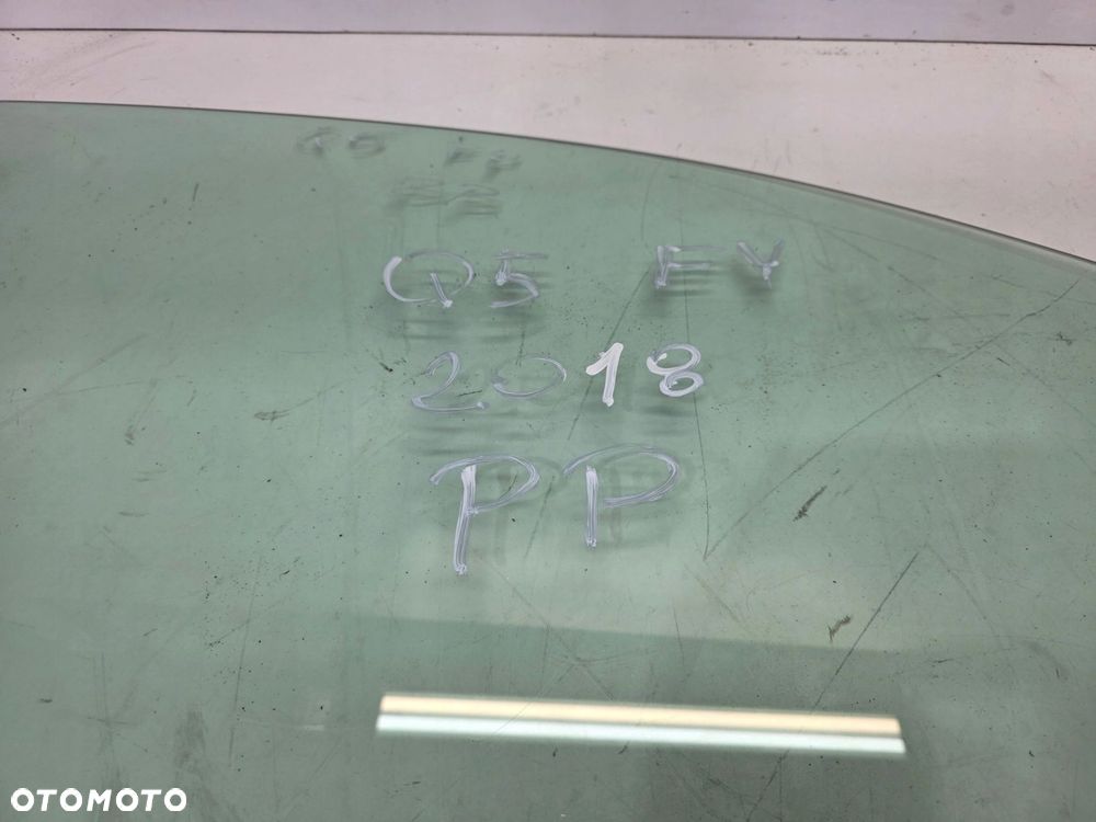 SZYBA BOCZNA DRZWI PRAWY PRZÓD AUDI Q5 FY 80A 2018 80A845202A - 2