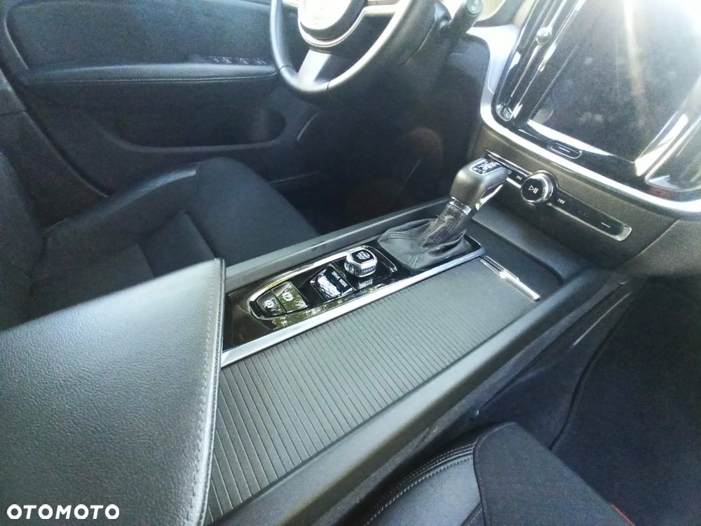Volvo V60 D3 Geartronic Momentum - 36