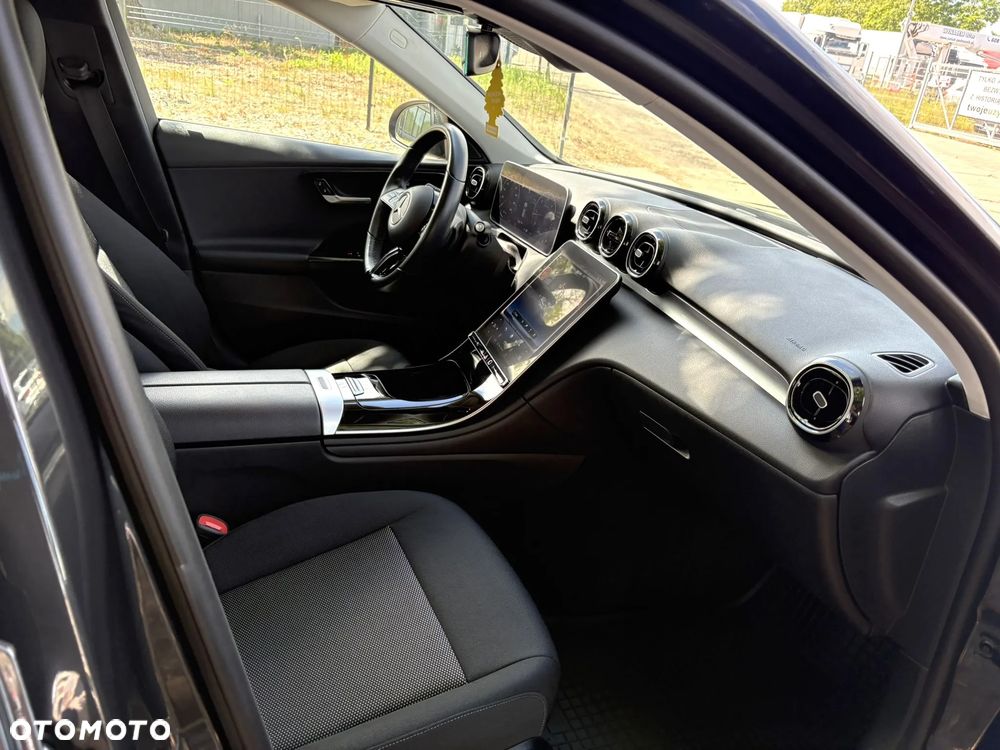 Mercedes-Benz Klasa C 200 d mHEV - 26