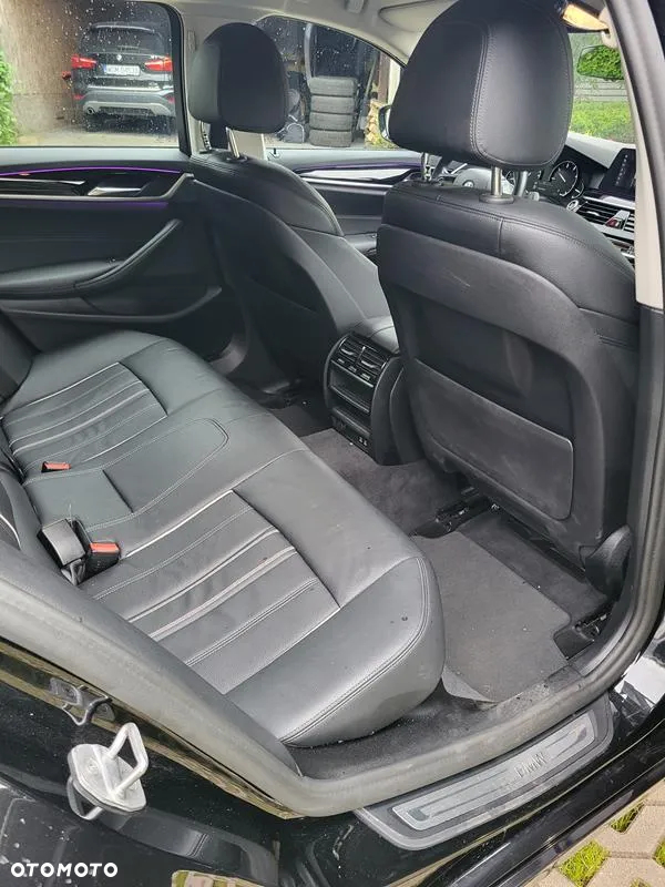 BMW Seria 5 520d Sport Line - 10
