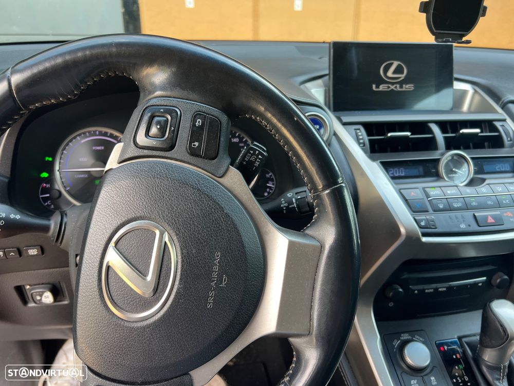 Lexus NX 300h Executive - 7