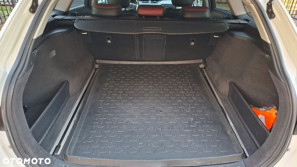Toyota Avensis 1.8 Selection MS - 33