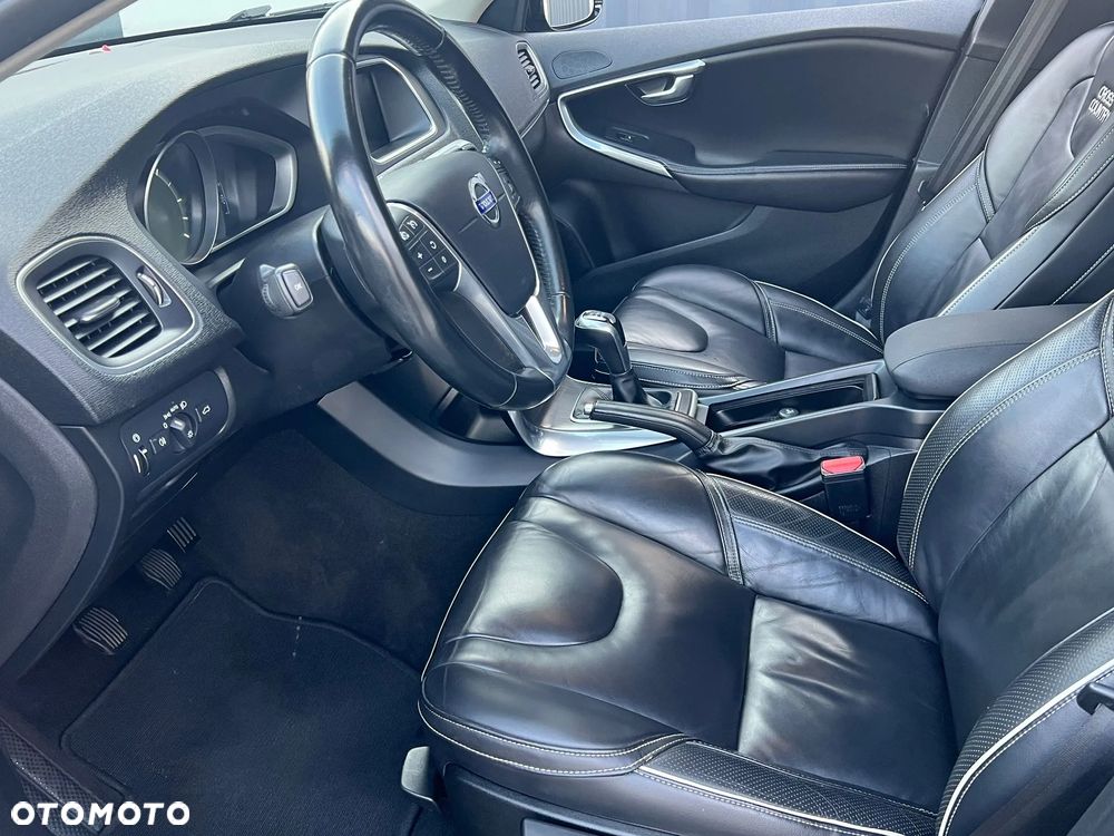 Volvo V40 Cross Country - 20