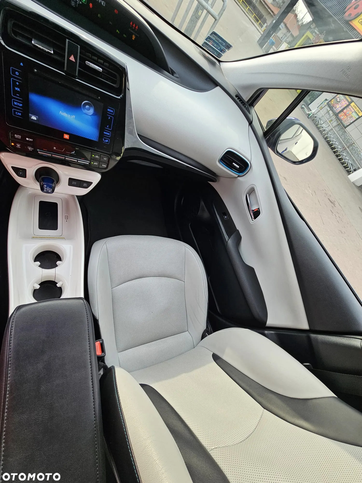 Toyota Prius 1.8 Hybrid Prestige - 8